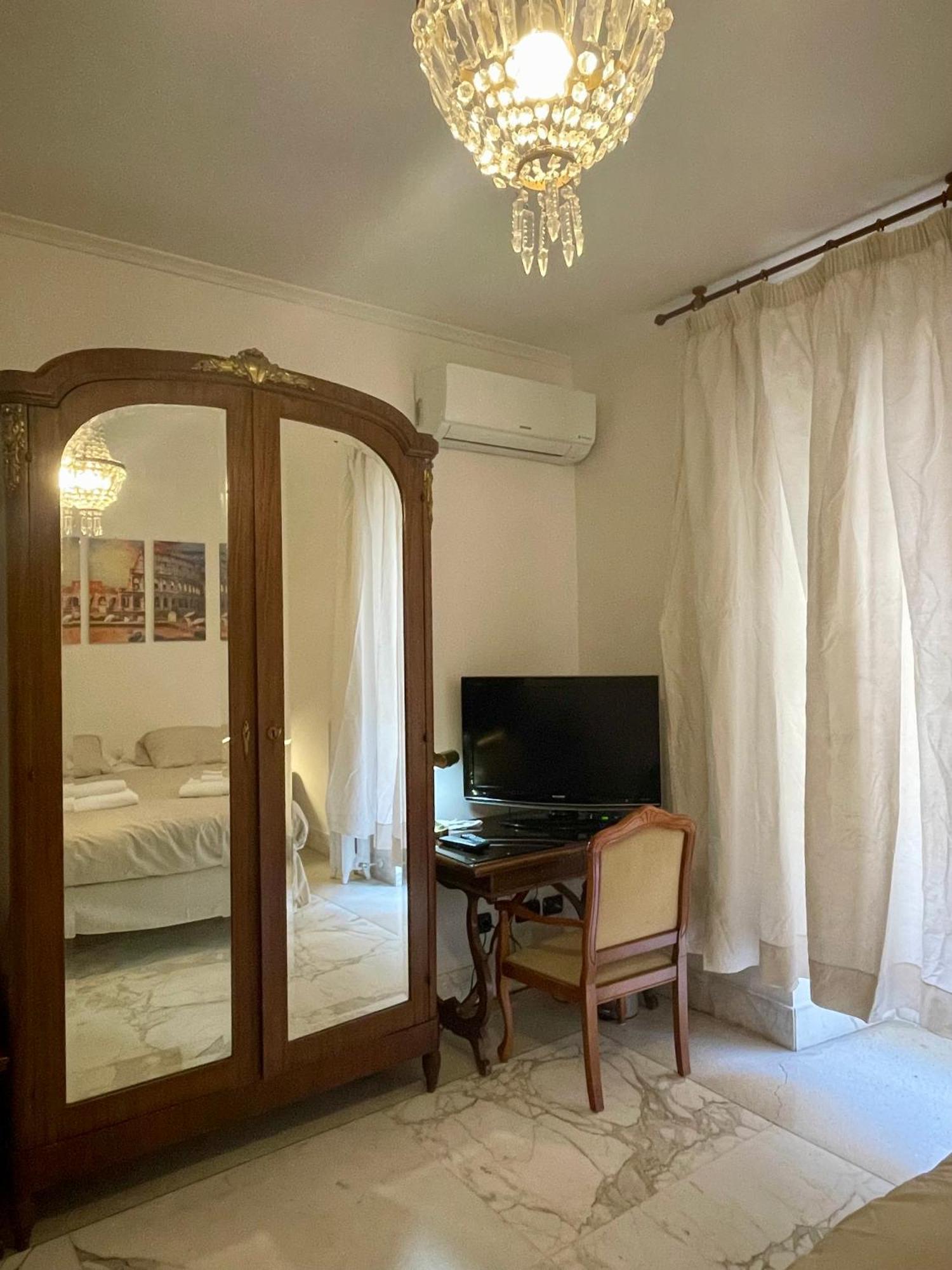 Martina A Piazza Del Popolo Villa Rome Exterior photo